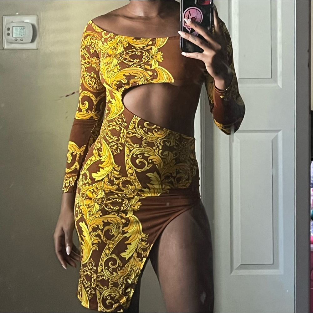 Brown and yellow Versace print bodycon dress #bodycon
